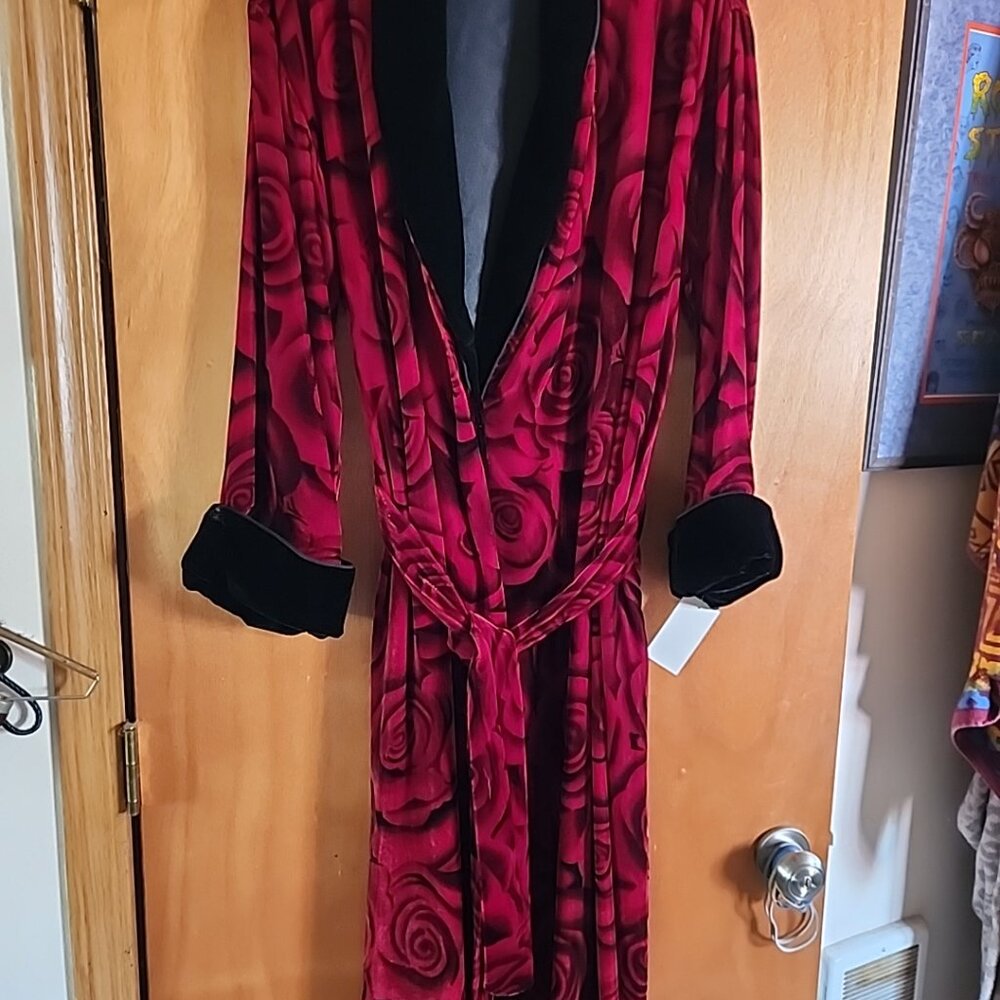 NWT Natori Classics Velvet Robe